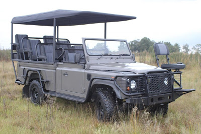 Land Rover Electric Defender Game Viewer Concept Vehicle (2011) Front Side