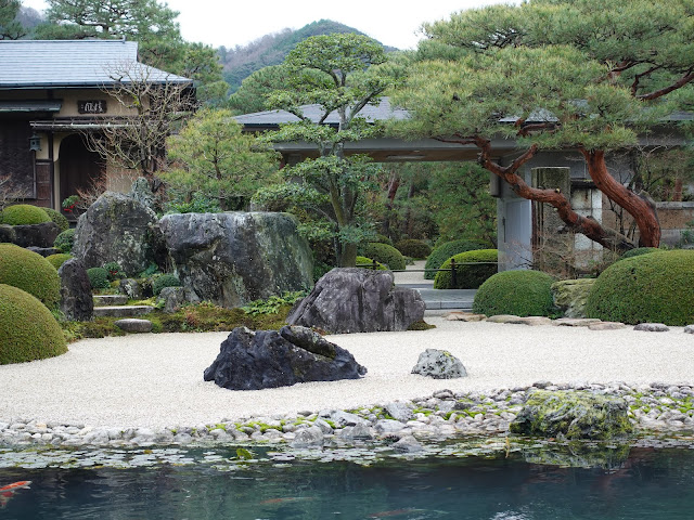 足立美術館の池庭