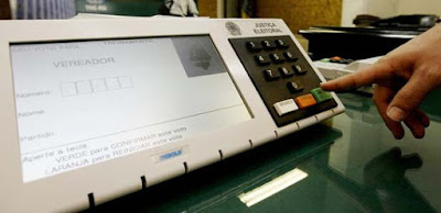  Candidatos deferidos e 'sub judice' serão incluídos na urna eletrônica