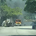 Hombres armados queman un camión urbano en el fraccionamiento Hornos