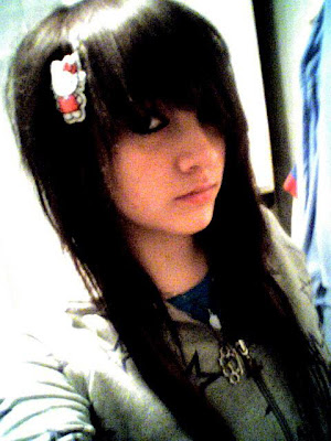 emo hairstyles with bangs. Girl Emo Hairstyles With