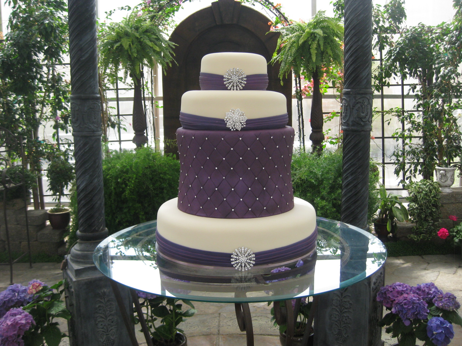 Wedding Cakes by Dawna