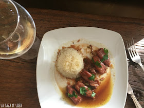 receta-asturiana-con-salsa-de-cebolla-y-vino