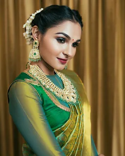 Andrea Jeremiah Latest Saree Photos