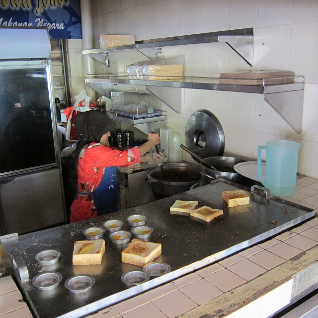 Kacang Pool Stall @ Medan Selera Larkin Hawker Centre (near Larkin Fire Station)