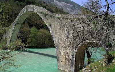 Γεφύρι της Πλάκας: Εγκρίθηκαν οι μελέτες αποκατάστασης από το ΚΣΝΜ