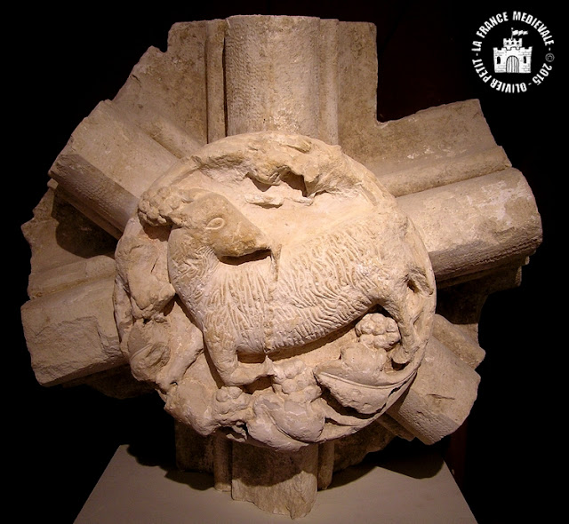 MONTBARD (71) - Abbaye de Fontenay : Musée lapidaire