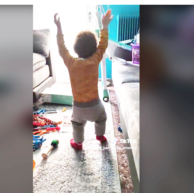 Ένα μωρό χορεύει Σέρρα και "ρίχνει "το διαδίκτυο σε λίγες ώρες