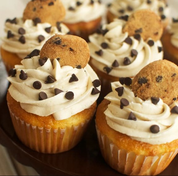 CHOCOLATE CHIP COOKIE DOUGH CUPCAKES