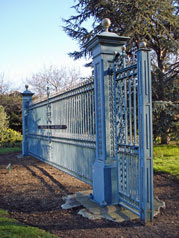 Harland & Wolff gates, Lyle Park