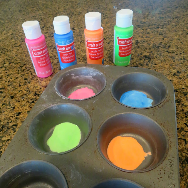 Glow in the Dark Bath Paint--a great indoor activity and so much fun for the kids!