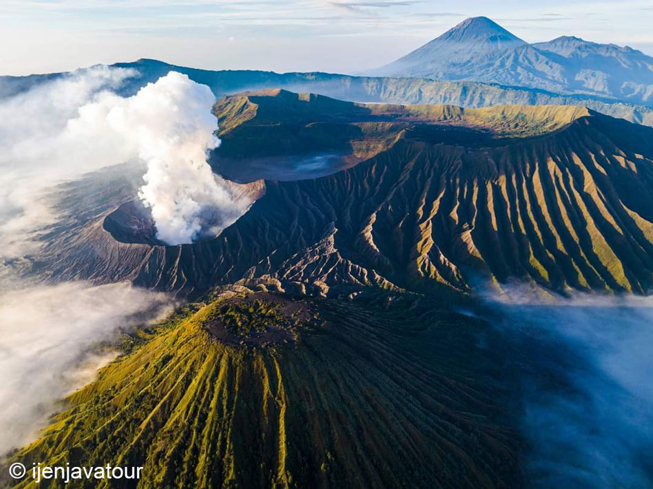 Kawah Bromo View - @IjenJavaTour