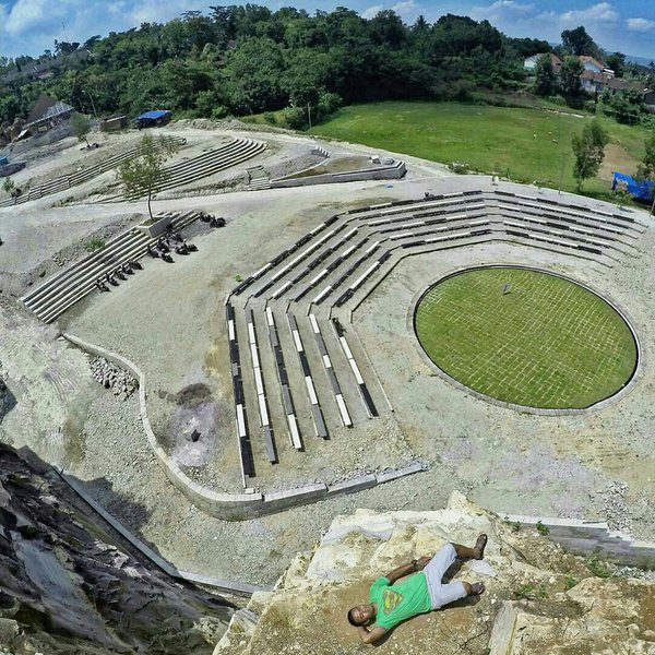 TEBING BREKSI, Destinasi Bernilai Seni Tinggi Di Yogyakarta