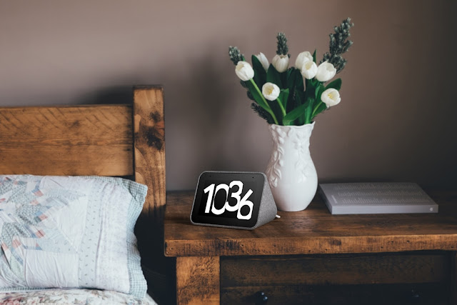 Lenovo Smart Clock with the Google Assistant