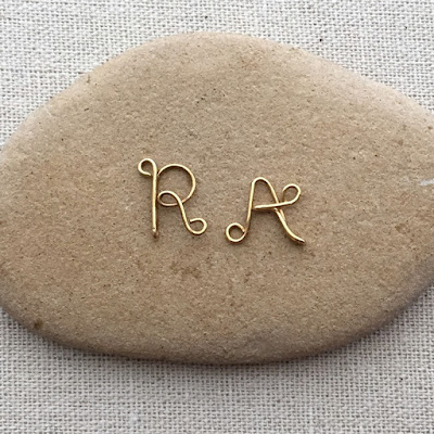 How to make wire initial letters