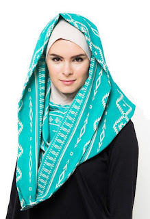 contoh kreasi hijab hoodie