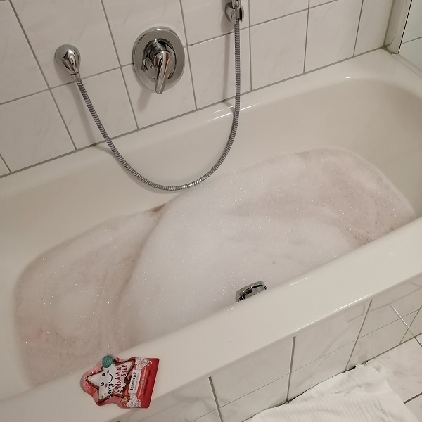 Schaumbad in der Badewanne