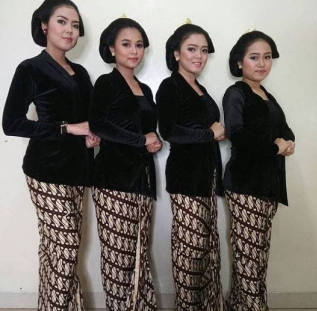 Pakaian Adat Jawa Tengah - Yuk Simak! Pakaian Adat Jawa Barat, Tengah