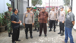 Kapolres Bersama Forkopimda Monitoring Pelaksanaan Kebaktian Peringatan Wafatnya Isa Al-Masih di Gereja - Gereja Wilayah Hukum Polres Indramayu.