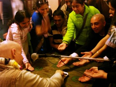 Sankarshan Das Distributing Prasadam in Lima, Peru