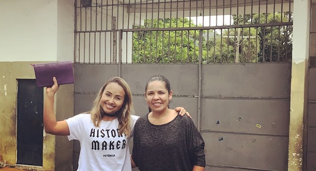 Bruna Karla dá lição de moral em cantores gospel e quebra barreira