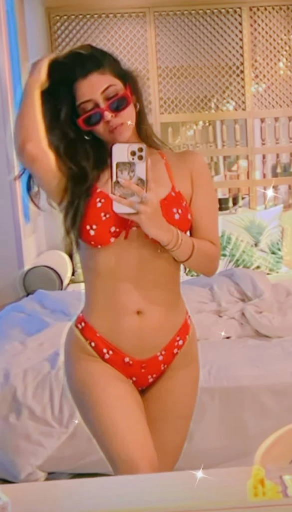 sonarika bhadoria bikini selfie indian tv actress