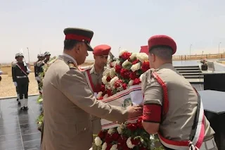 محافظ السويس وقائد الجيش الثالث ومدير الأمن يضعون أكاليل الزهور بمناسبة ذكري تحرير سيناء