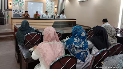 Guru IPA tingkat Madrasah Tsanawiyah se Pasaman Barat, MGMP di Aula Kantor Kementerian Agama Setempat 