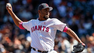 MLB : Red Sox, Giants Square Off in Boston