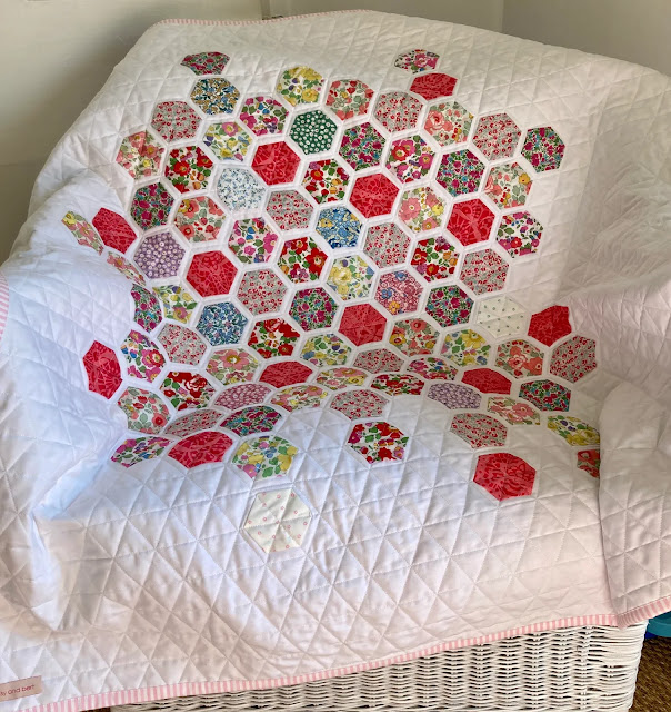 floating hexagon quilt pattern
