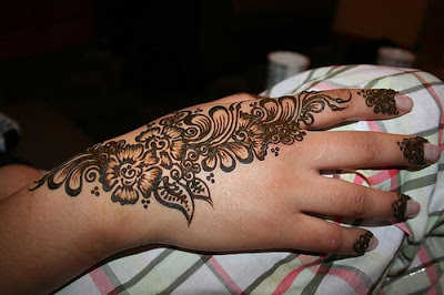 Mehndi Tattoo Designs Seen On www.coolpicturegallery.net