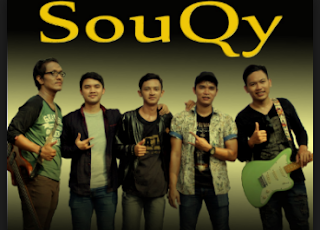 lagu terpopuler dan terbaru yang sanggup kalian unduh dengan gampang dan gratis secara lengkap  Download Lagu Souqy Mp3 Terbaru Full Album Lengkap