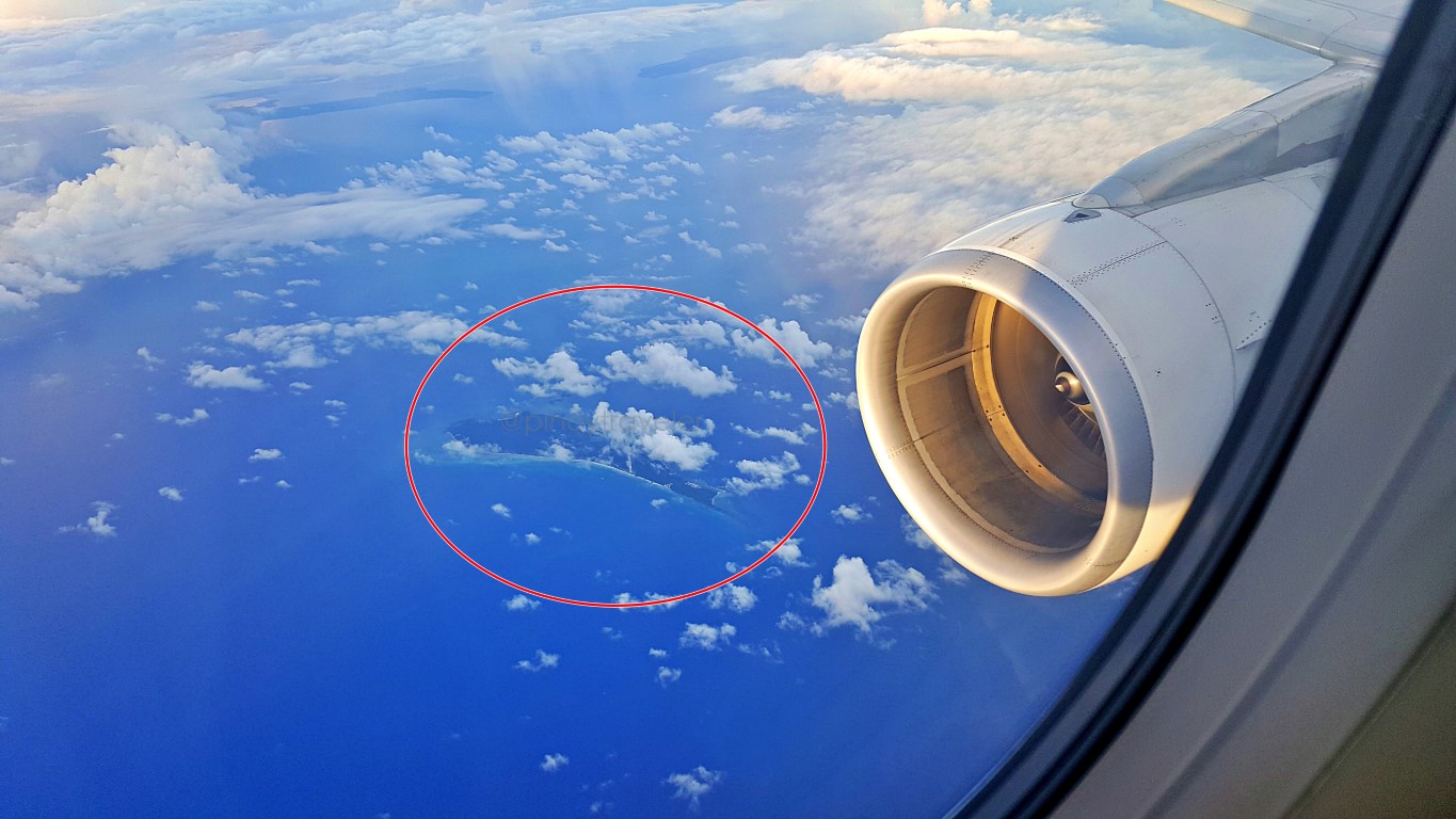 beautiful island views from the air on an afternoon flight in the Philippines