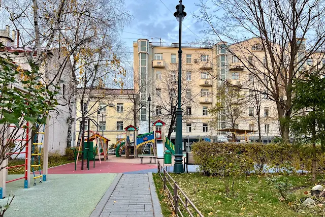 Большой Сергиевский переулок, Пушкарёв переулок, сквер