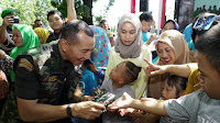 HUT Kodam XIV/Hsn Berikan Bantuan Sosial Kepada Para Veteran, Warakawuri, Anak Yatim, Stunting dan Difabel serta Penghargaan Kepada Prajurit Teladan