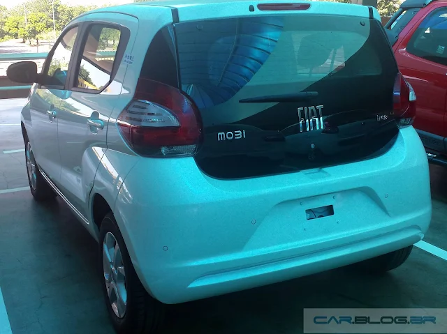 Novo Fiat Mobi Like 2017 - porta-malas