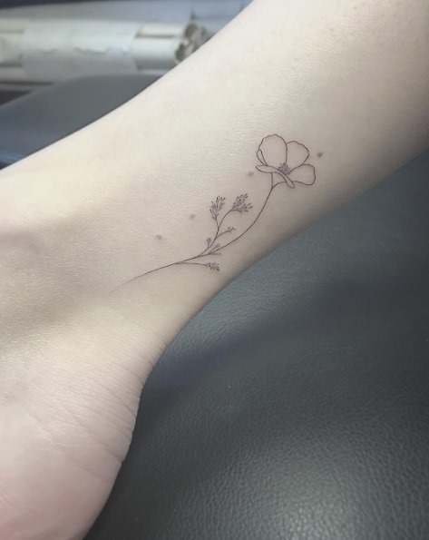 Esta flor delicada