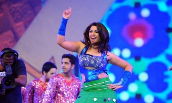 Actress Richa Gangopadhyay Spicy Dance Stills At  CCL movie photos