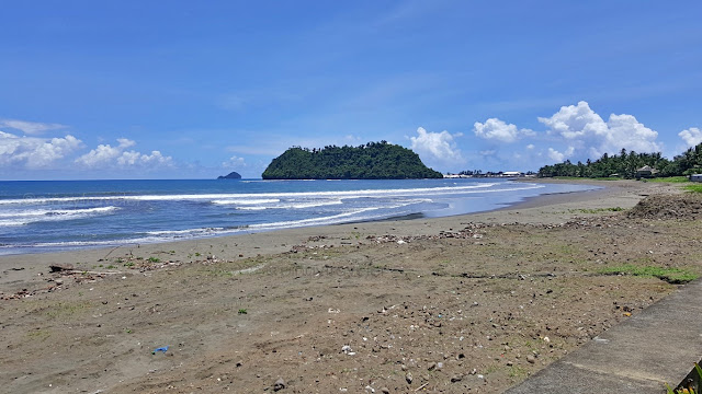 a view of the beach and the ocean at Villa Maria Luisa, Tandag City