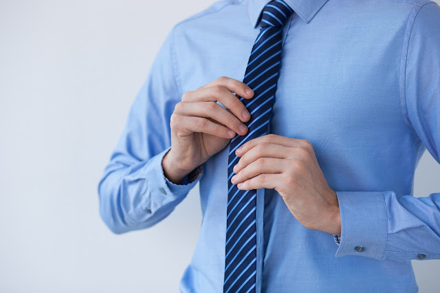 Cara Memakai Dasi yang Benar