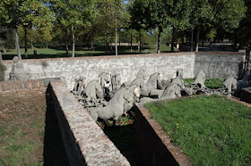 Gustavo Aceves horses migration sculpture exhibition Lapidarium Passo Sospeso Lucca Italy public art