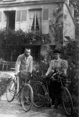 Pierre et Marie Curie le jour de leur mariage, Pierre lui écrivit : « Comme il serait beau de passer la vie l'un près de l'autre, hypnotisés dans nos rêves : votre rêve patriotique, notre rêve humanitaire et notre rêve scientifique. » (pinterest.com)