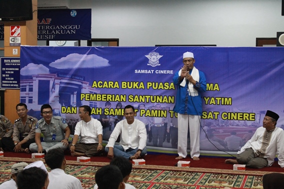 Samsat Cinere Santuni Puluhan Anak Yatim dan Buka Puasa Bersama