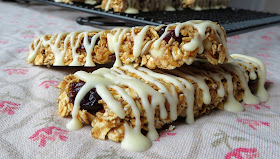 White Chocolate and Cranberry Granola Bars