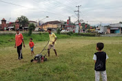 Jelang Hari Raya Idul Fitri, Lapangan Sepak Bola Mrebet Purbalingga Dirapihkan Untuk Sholat Ied