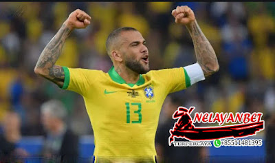 Bek Veteran Brazil Sebut Dirinya Masih Bisa Jadi Bintang di AC Milan