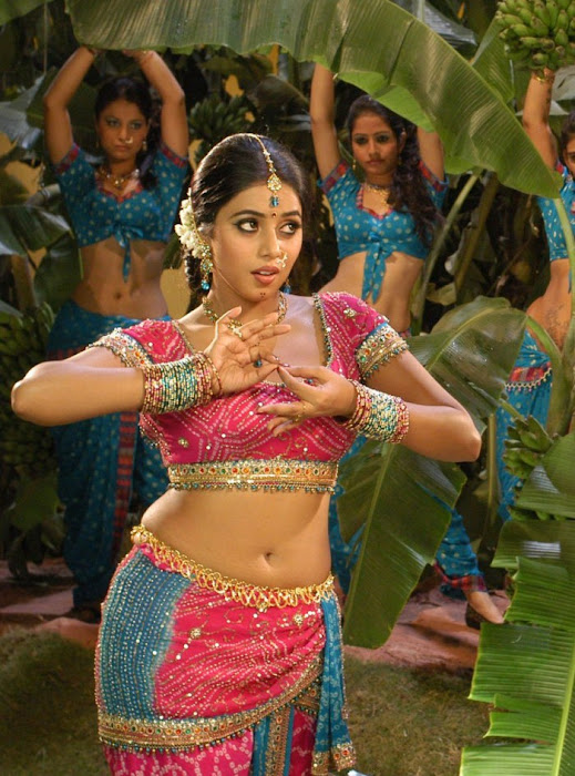 poorna in seema tapakaya movie photo gallery