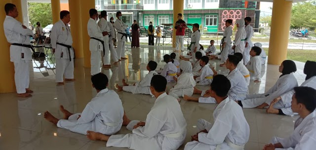 Mahasiswa Prodi PAI Lulus Tes Ujian Kenaikan Sabuk Karate INKAI IAIN Palangka Raya