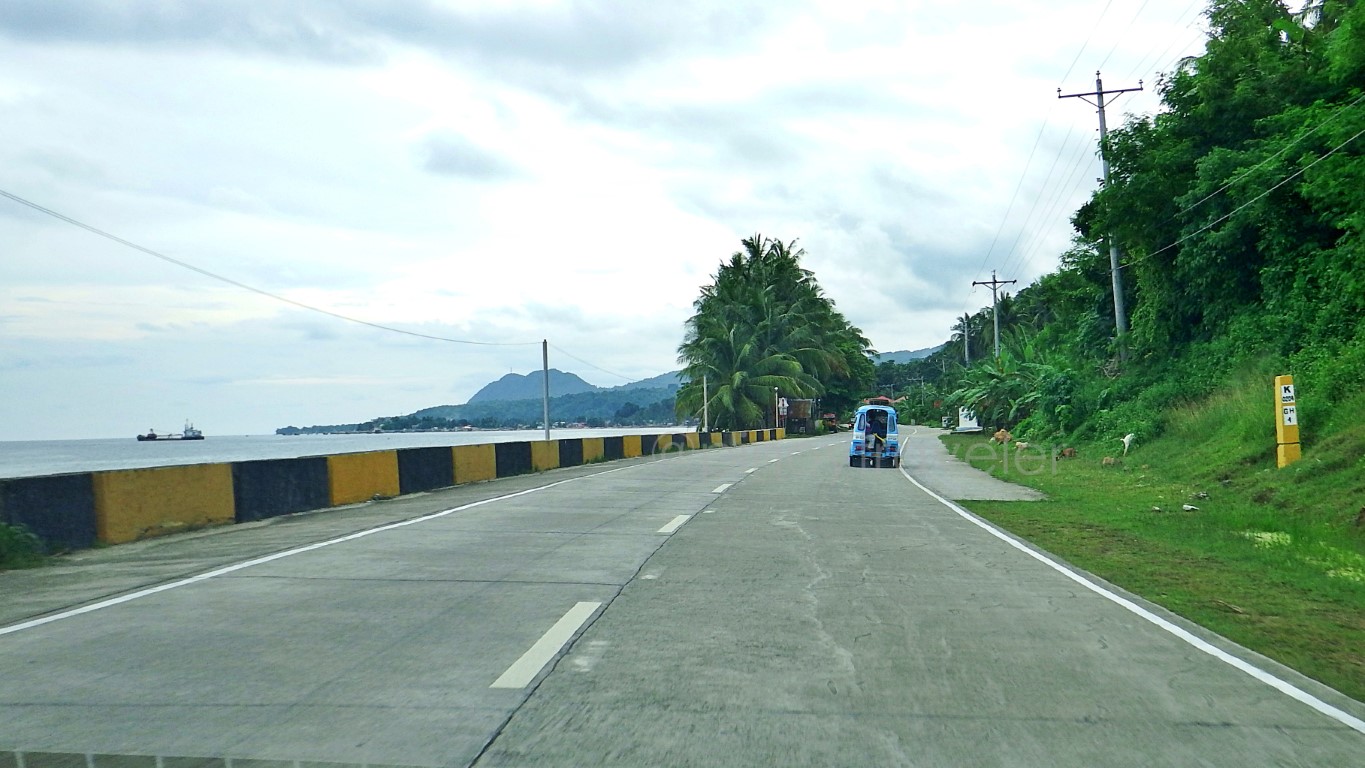 beautiful views at the coastal road approaching Garcia-Hernandez, Bohol