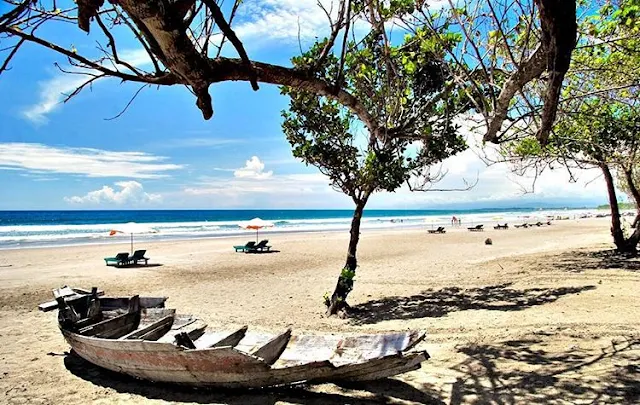 indahnya pantai legian